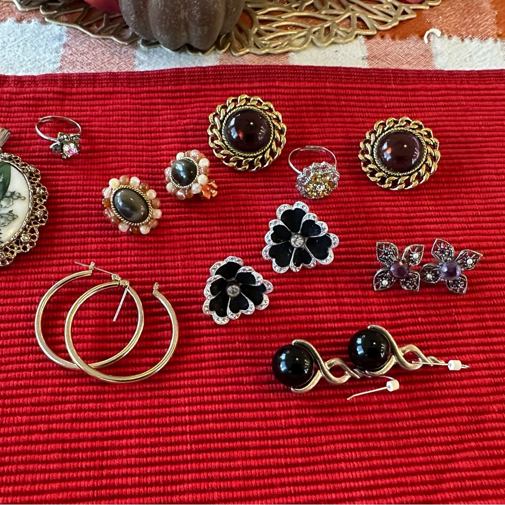 Vintage jewelry lot